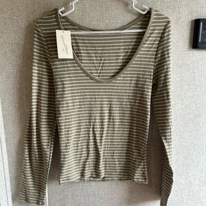 NWT M Universal Thread Scoop Neck Neutral Striped Olive Green Long Sleeve Shirt
